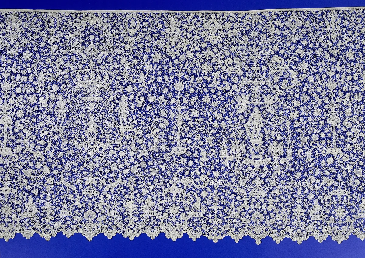 Strip of Needlepoint Lace with a Man Holding a Sceptre Between Two Crowns by anonymous, other, 1685-1695