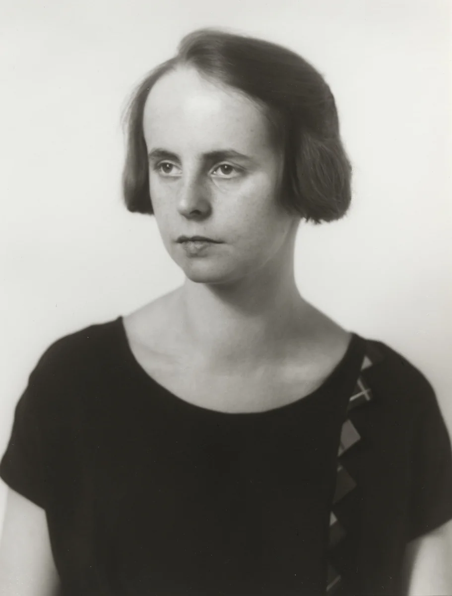 Porcelain Painter by August Sander, photograph, 1924