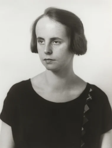 Porcelain Painter by August Sander, photograph, 1924