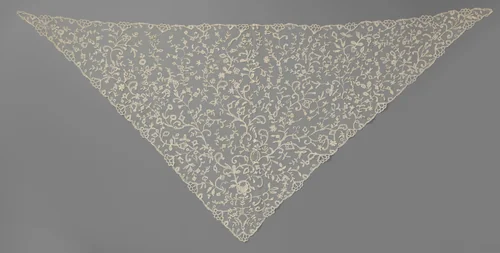 Sjaal van applicatiekant met de open randbloemen by anonymous, textile, 1880-1909