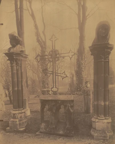 Jardin de Cluny by Eugène Atget, photograph, 1907