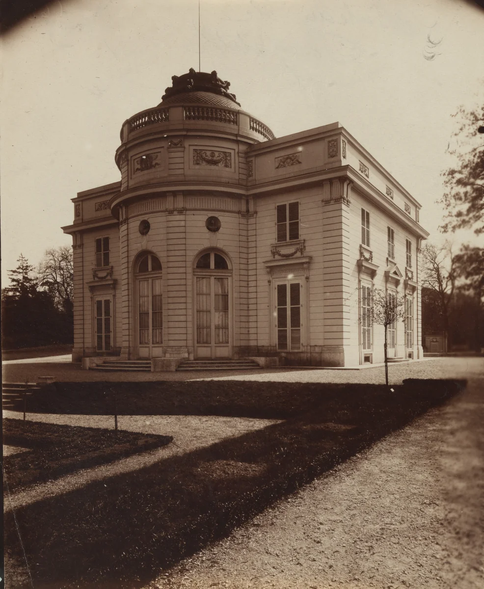 Château de Bagatelle by Eugène Atget, photograph, 1909