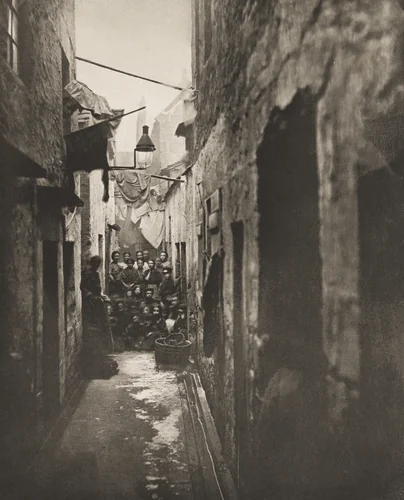 Close No. 118 High Street by Thomas Annan, photograph, 1868