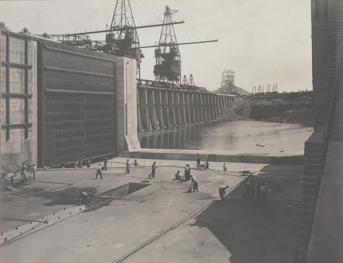 Balboa Terminals. Dry Dock #1. Entrance Basin ready to be flooded by Unidentified Photographer, photograph, 1916