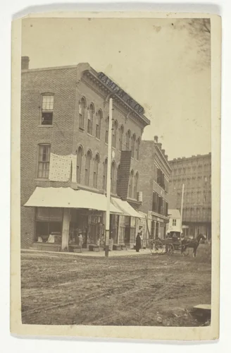 Hamlin & Co. Store by L. Thompson, photograph, 1840-1899