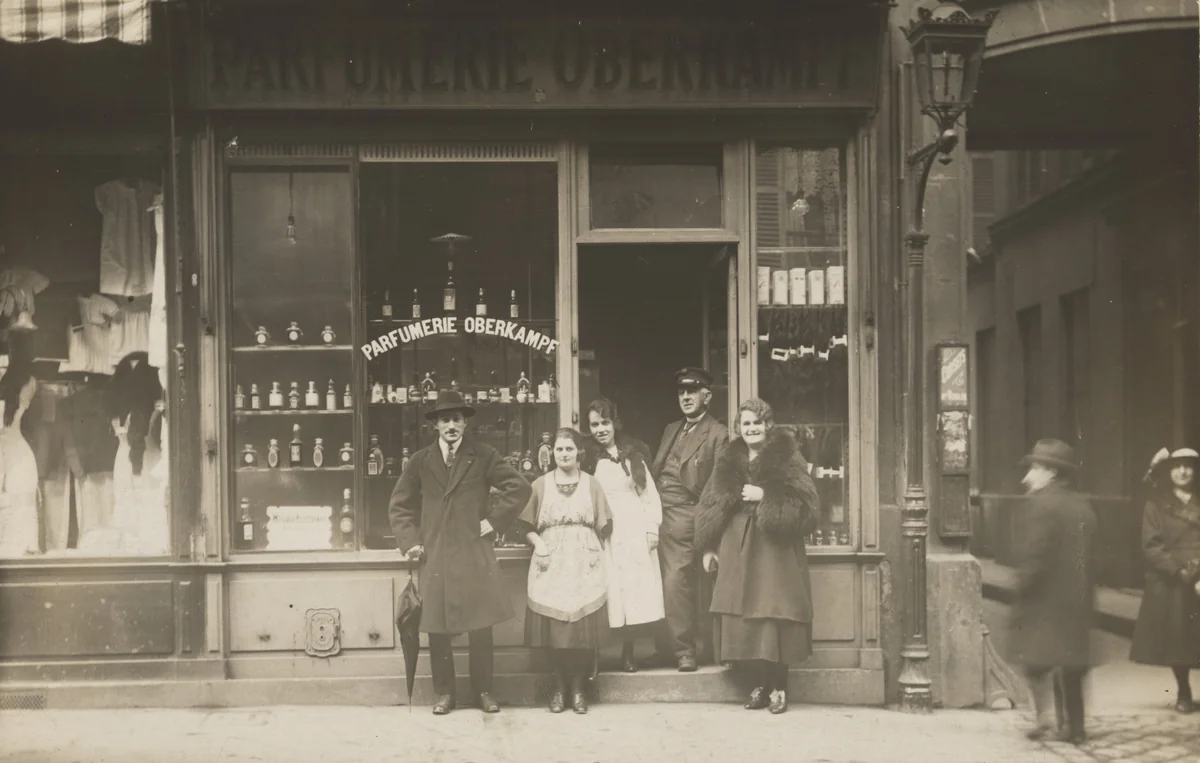 Parfumerie Oberkampf, Paris by Unidentified Photographer, photograph, 1922
