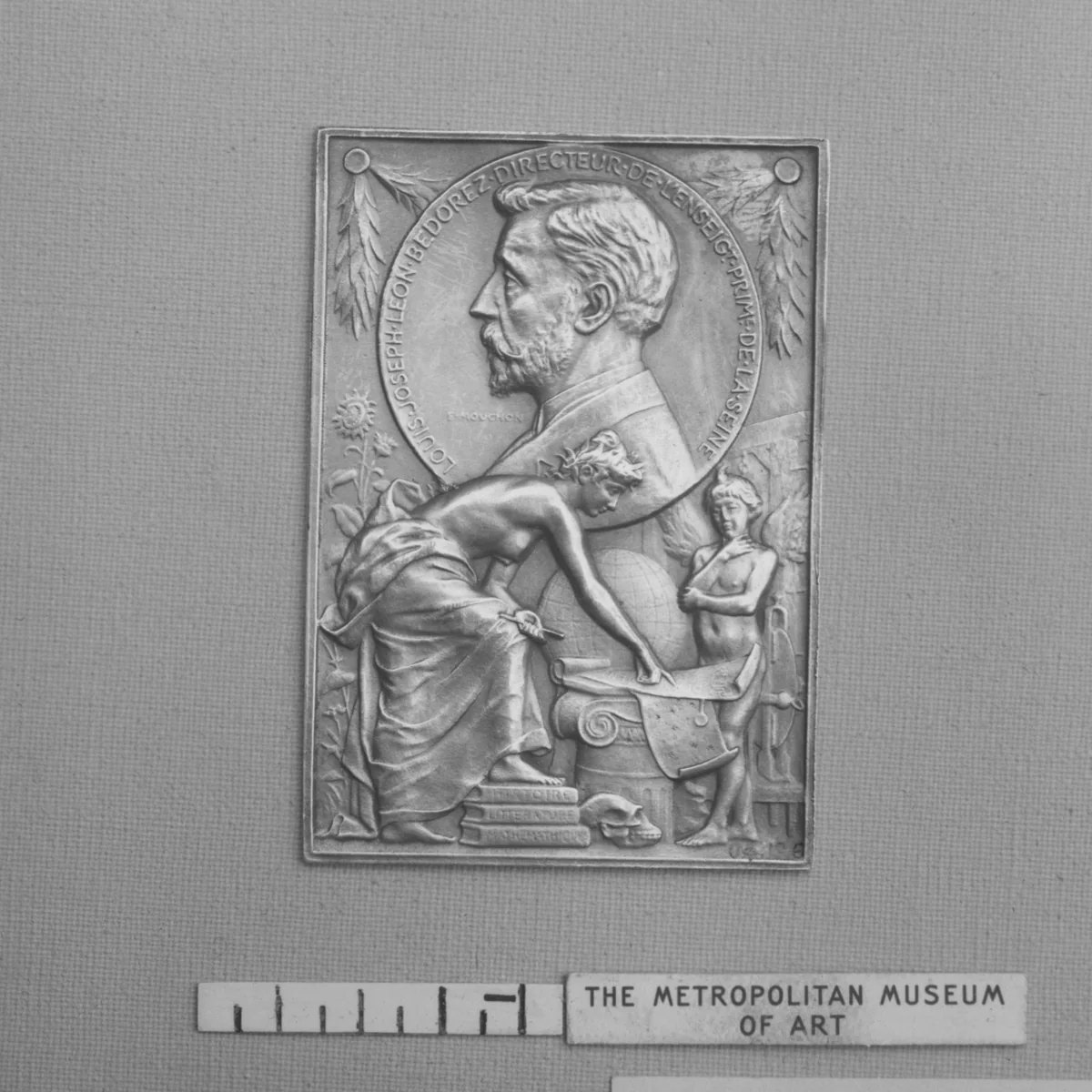 In Honor of M. Bédorez, Former Director of Primary Education in the Department of the Seine by Louis Eugêne Mouchon, metalwork, 1885-1899