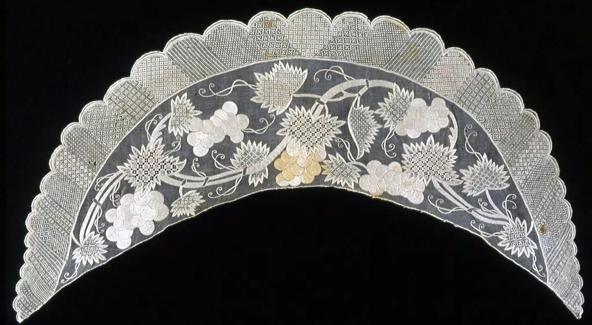 Collar by Philippines, textile, 1701-1800