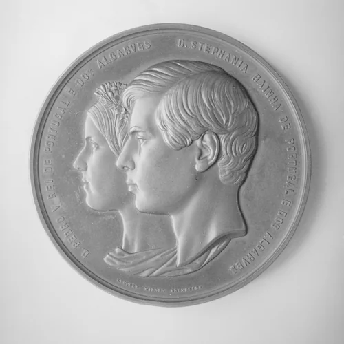 Marriage of Pedro V, King of Portugal (1837–1861) and Stephanie, Queen of Portugal (1837–1859) by Leopold Wiener, metalwork, 1858