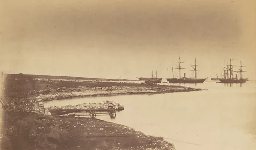 Kamiesch: Entrée du Port (2e Vue) (Kamiesch: Port of Entry (2nd View)) by Jean Baptiste Henri Durand-Brager; Pierre Lassimonne, photograph, 1850-1860