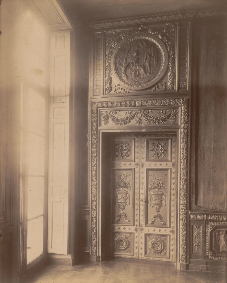 Hôtel de Lauzun, quai d'Anjou by Eugène Atget, photograph, 1905