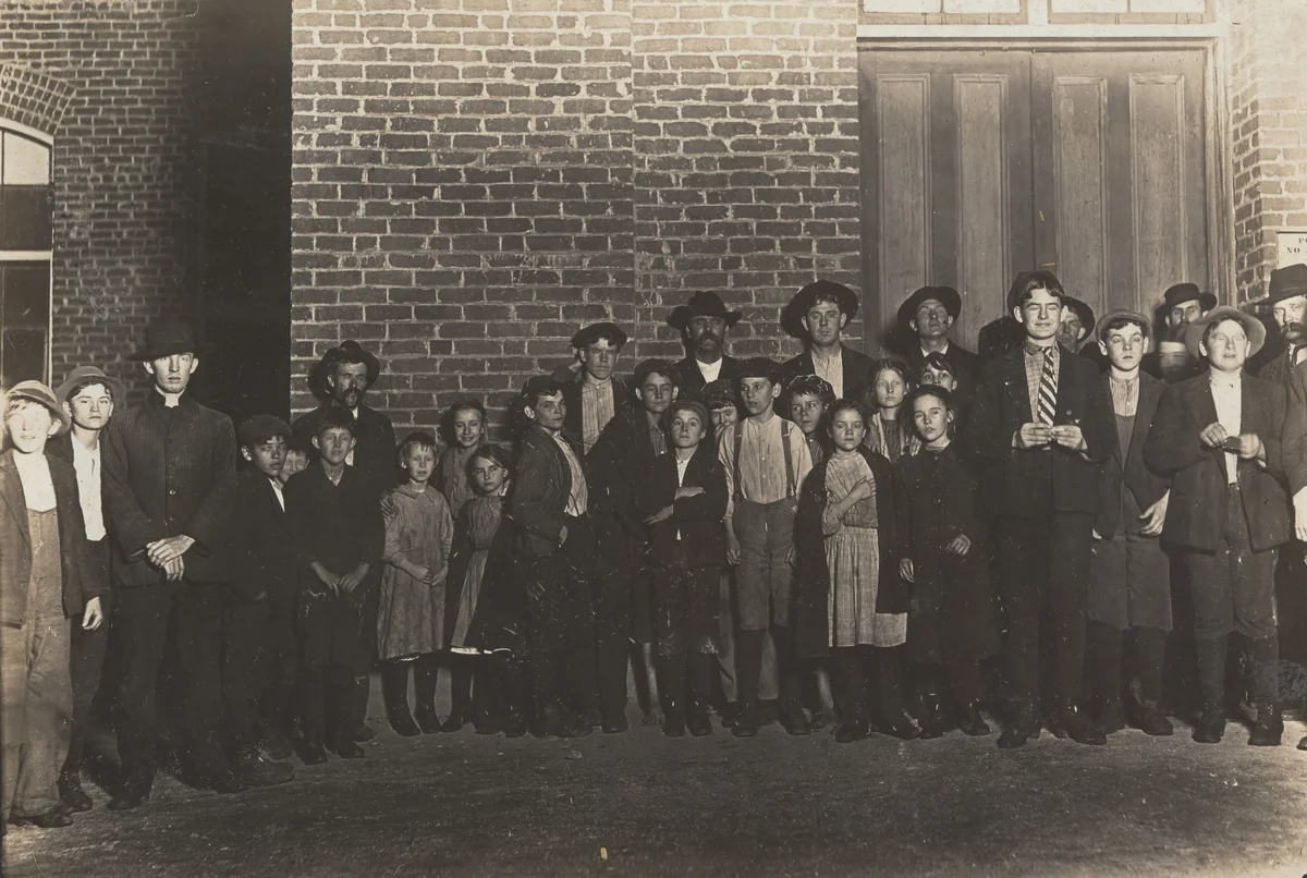 Clinton Mills, Clinton, South Carolina by Lewis Wickes Hine, photograph, 1908