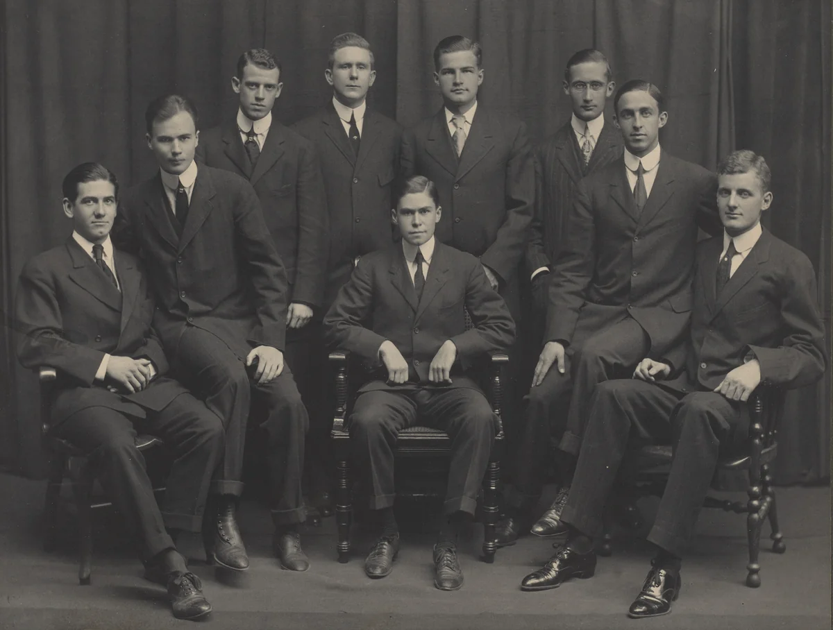 Yale Daily News Board by Pach Brothers, photograph, 1907