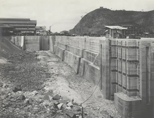 Balboa Terminals. Dry Dock #2 before flooding by Unidentified Photographer, photograph, 1916