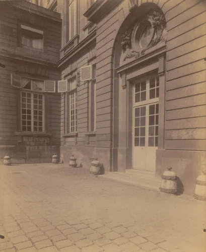 La monnaie. Quai Conti by Eugène Atget, photograph, 1905