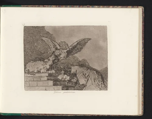 Man knielt voor een kat die als een sfinx zit terwijl een uil aan komt vliegen by Francisco de Goya, book, 1810-1820