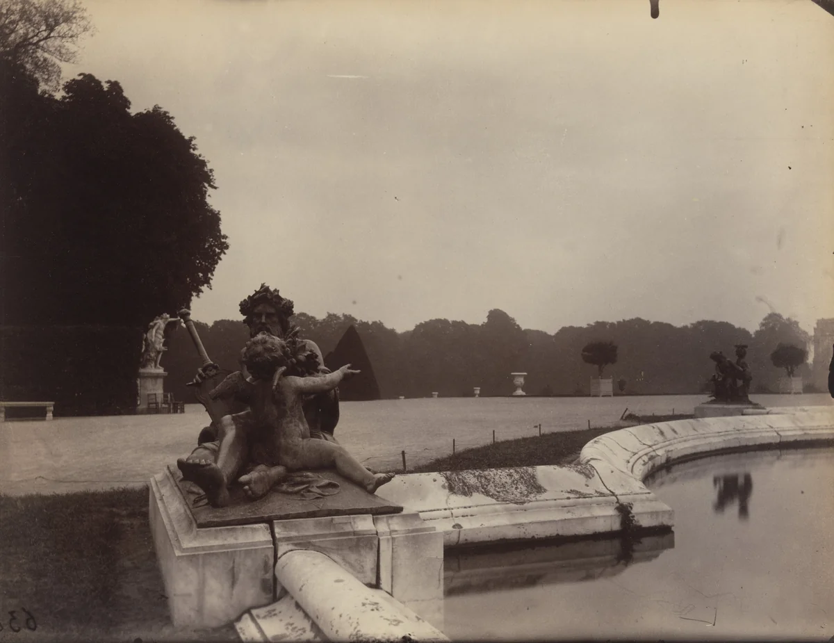 Versailles, parc by Eugène Atget, photograph, 1902