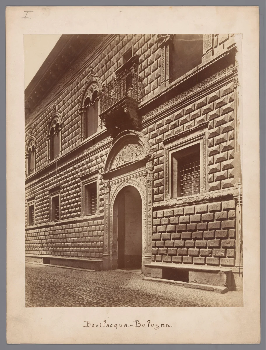 Voorgevel van het Palazzo Bevilacqua te Bologna by anonymous, photograph, 1851-1900