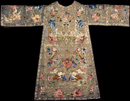 Dalmatic and Humeral Veil by Bavaria, textile, 1675-1725