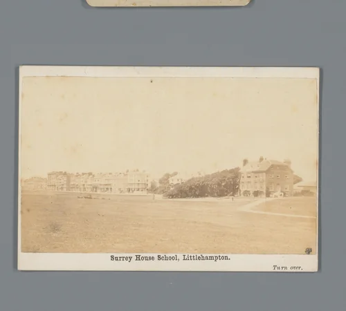 Gezicht op Surrey House School in Littlehampton, Engeland by anonymous, photograph, 1850-1915