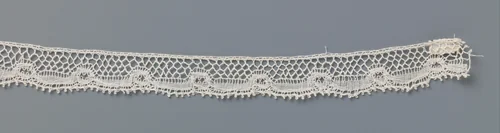 Zakdoekstrook van kloskant met gerekte schulpjes by s-Gravenmoersche Kantvereniging, textile, 1920-1929