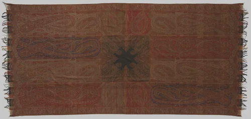 Kasjmiersjaal, rechthoekig model, met zwarte spiegel waaromheen een veelkleurig rijk gedecoreerd patroon by anonymous, textile, 1860-1880