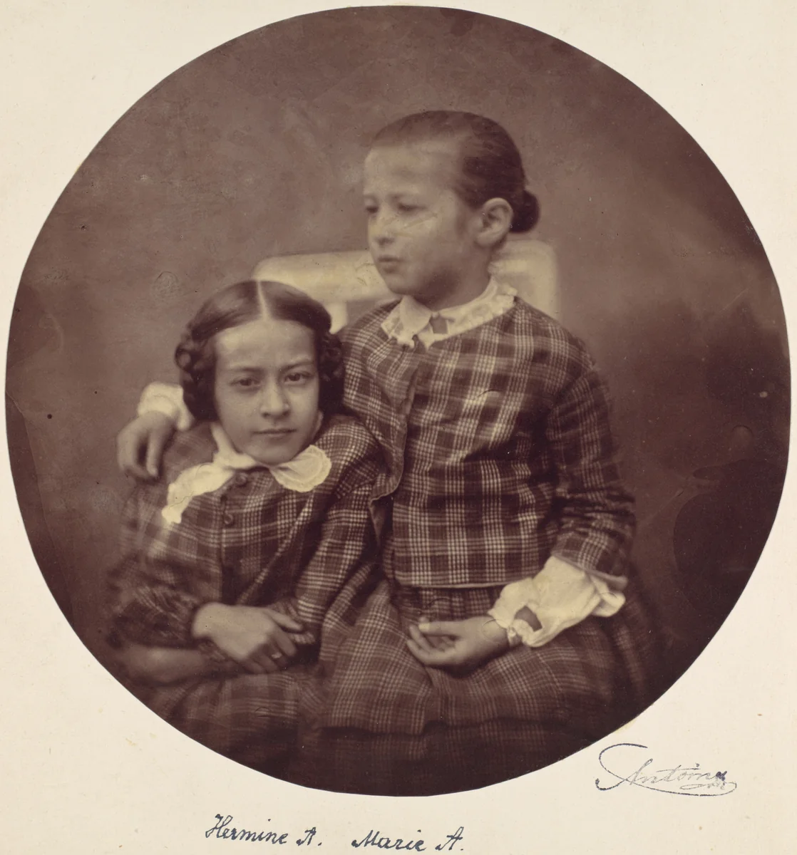 Hermine and Marie Antoine by Franz Antoine, photograph, 1850-1869
