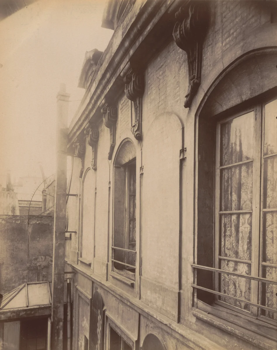 25 rue des Blancs-Manteaux by Eugène Atget, photograph, 1903
