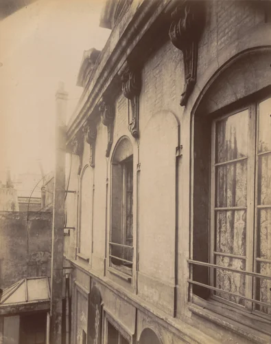 25 rue des Blancs-Manteaux by Eugène Atget, photograph, 1903