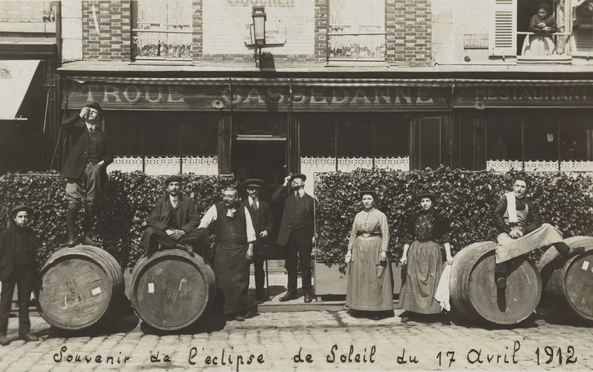 Restaurant de l'Hôtel de Ville, Sens by Unidentified Photographer, photograph, 1912