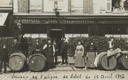 Restaurant de l'Hôtel de Ville, Sens by Unidentified Photographer, photograph, 1912