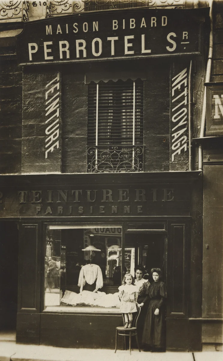 Teinturerie parisienne, Nantes by Unidentified Photographer, photograph, 1906