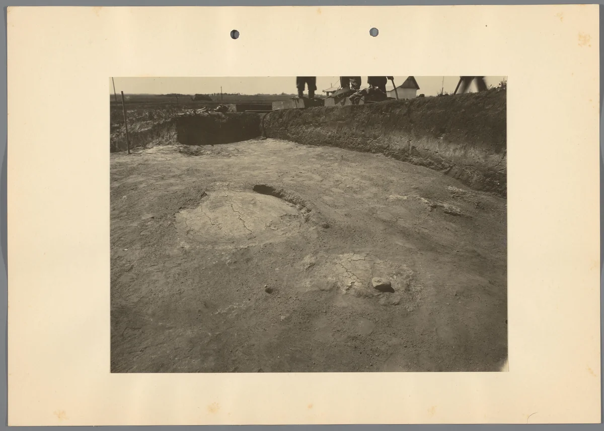 Archeologische opgravingen in Hongarije by Albert Egges van Giffen, photograph, 1928