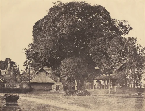 Rangoon: Great Bell of the Shwe Dagon Pagoda by Linnaeus Tripe, photograph, 1855