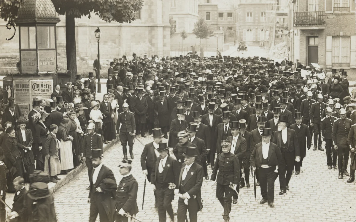 Funérailles victimes, Epernay by Unidentified Photographer, photograph, 1912