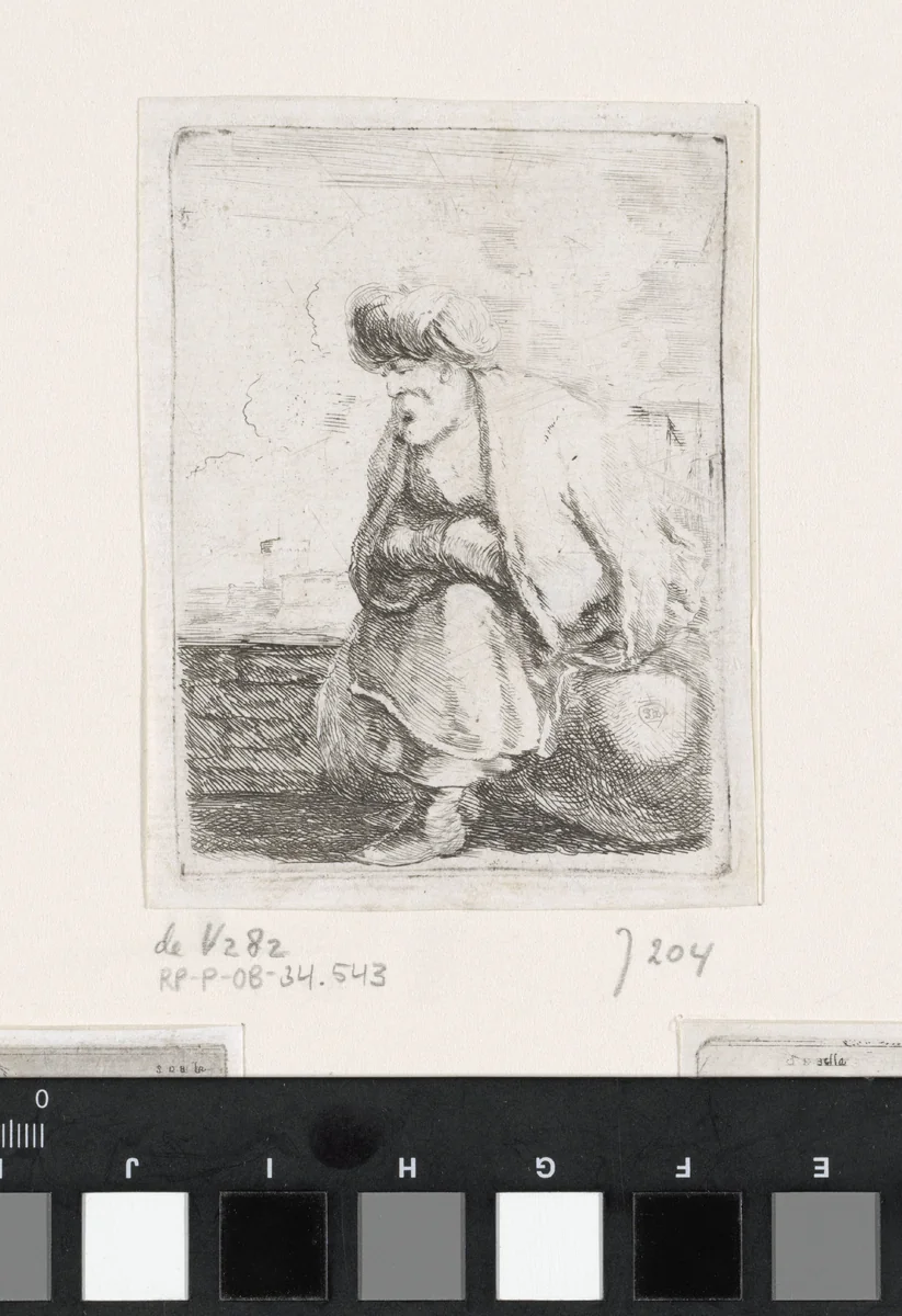 Oude Turkse man met baard en tulband zittend op een steen by Stefano della Bella, print, 1620-1664