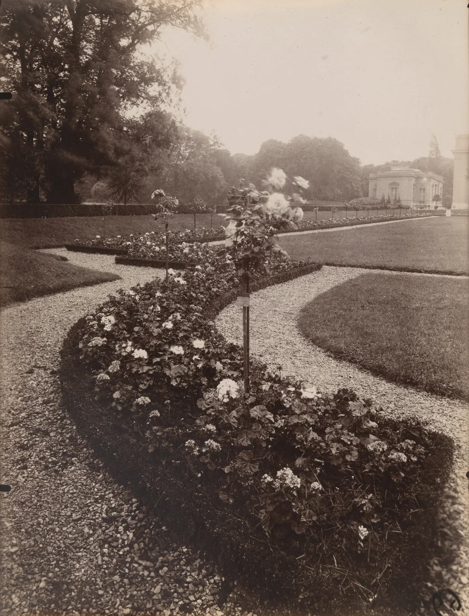 Bagatelle by Eugène Atget, photograph, 1926