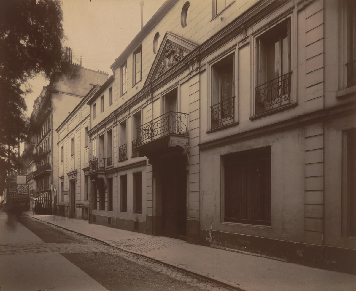 85 Boulevard Montparnasse. Maison Du Peintre. Hyacinthe Rigaud by Eugène Atget, photograph, 1903