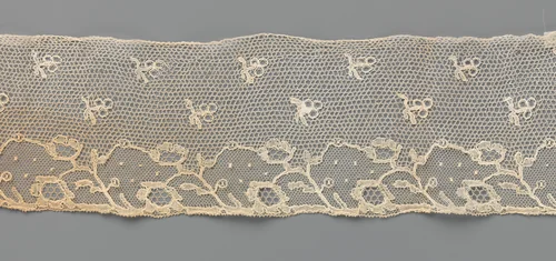 Strook kloskant met onder een strooipatroon een rand met schuin geplaatste bloemstengels met twee bloemen by anonymous, other, 1780-1795