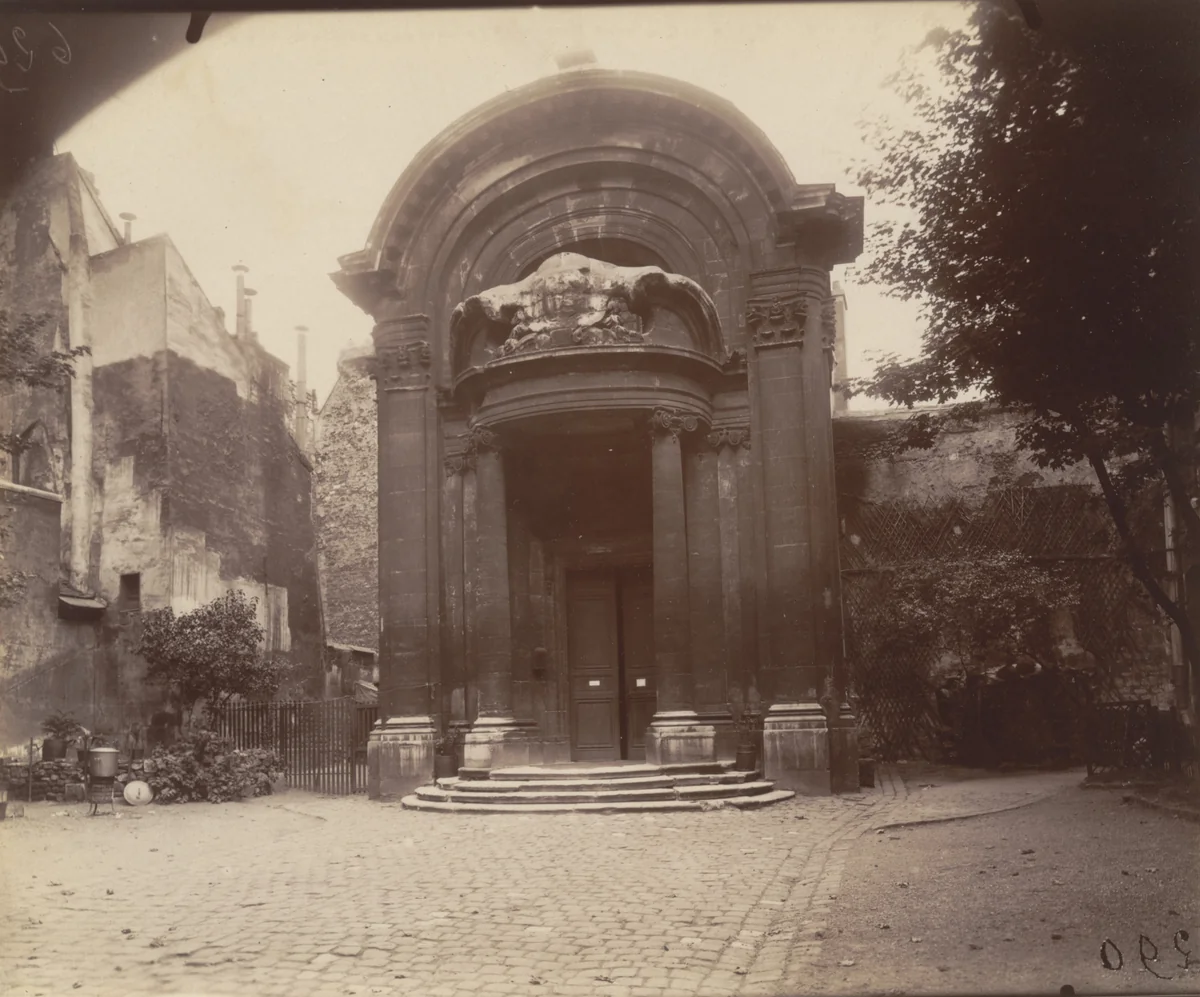Ancienne chapelle des Carmes. Rue des Carmes by Eugène Atget, photograph, 1921