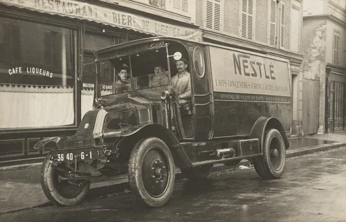 Voiture de livraison Nestlé, Paris by Unidentified Photographer, photograph, 1923
