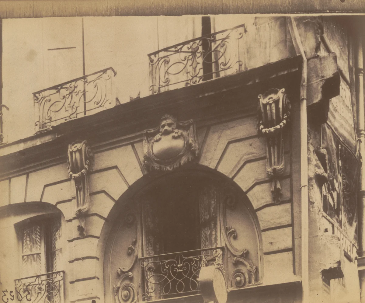 Ancien Hôtel de Courville, rue des Bons-Enfants 31 by Eugène Atget, photograph, 1909