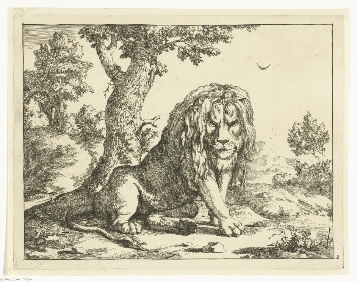Leeuw zittend bij boom by Marcus de Bye, print, 1664