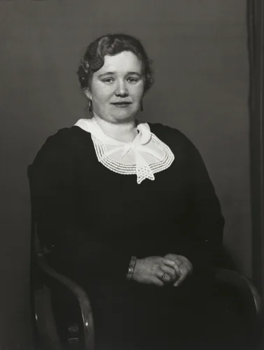 Cook by August Sander, photograph, 1928