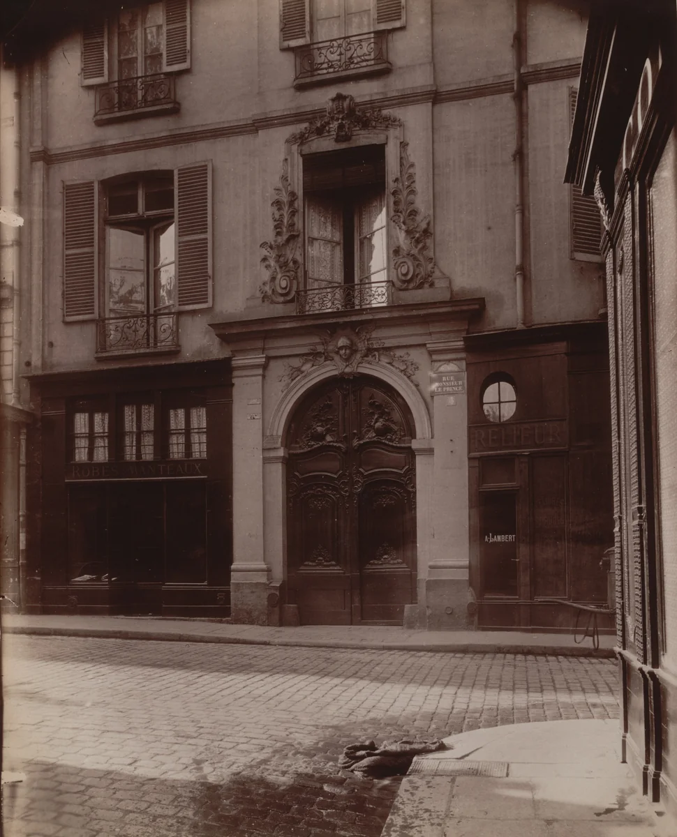 Maison du Prince de Condé, rue Monsieur-Le-Prince, 4 by Eugène Atget, photograph, 1899