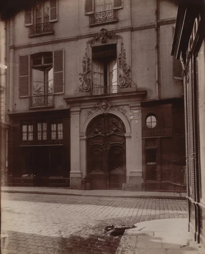 Maison du Prince de Condé, rue Monsieur-Le-Prince, 4 by Eugène Atget, photograph, 1899