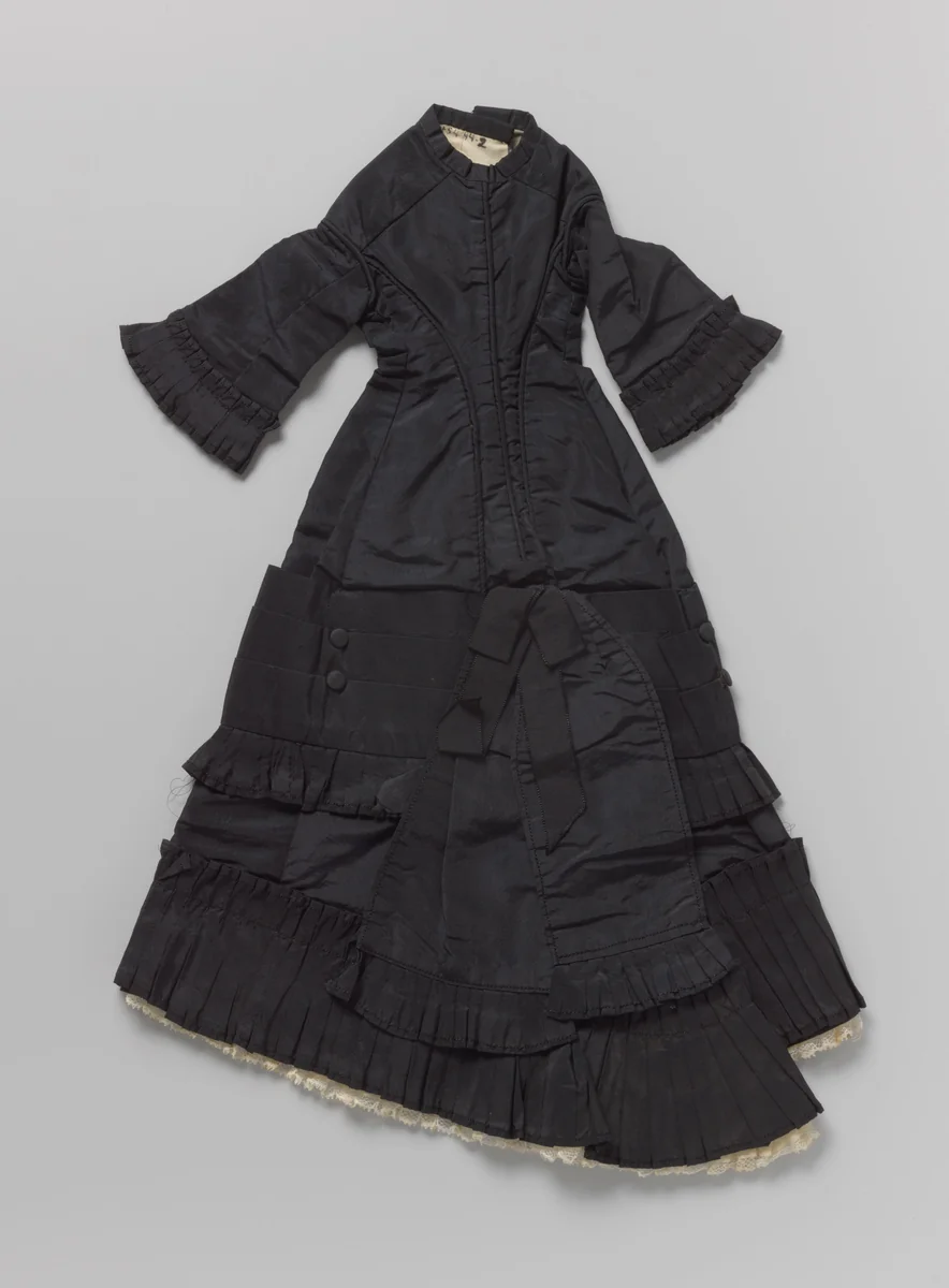 Japon van zwarte tafzijde. Model: robe-princesse by anonymous, other, 1870-1880