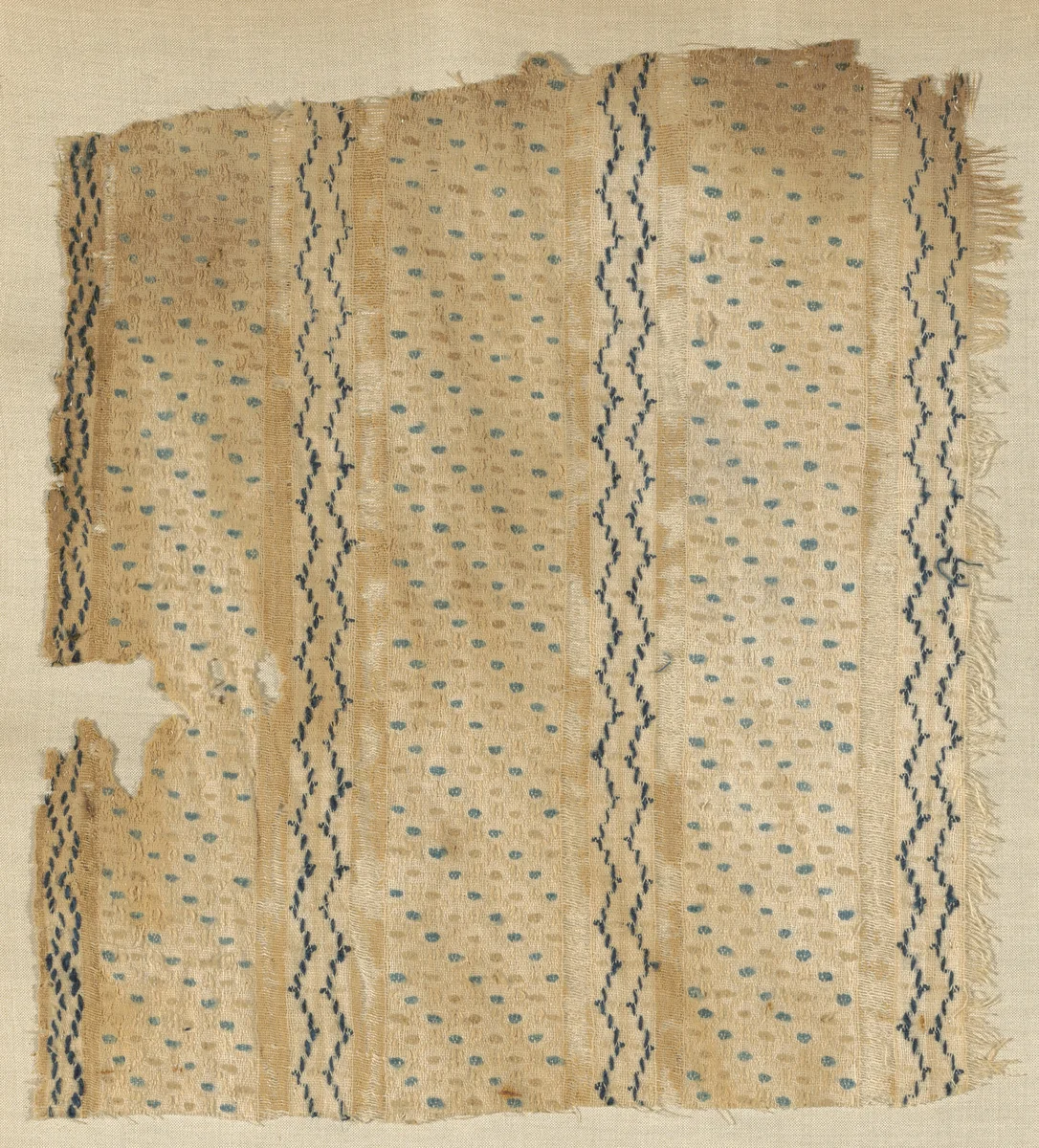 Fragment by Egypt, textile, 900-1300