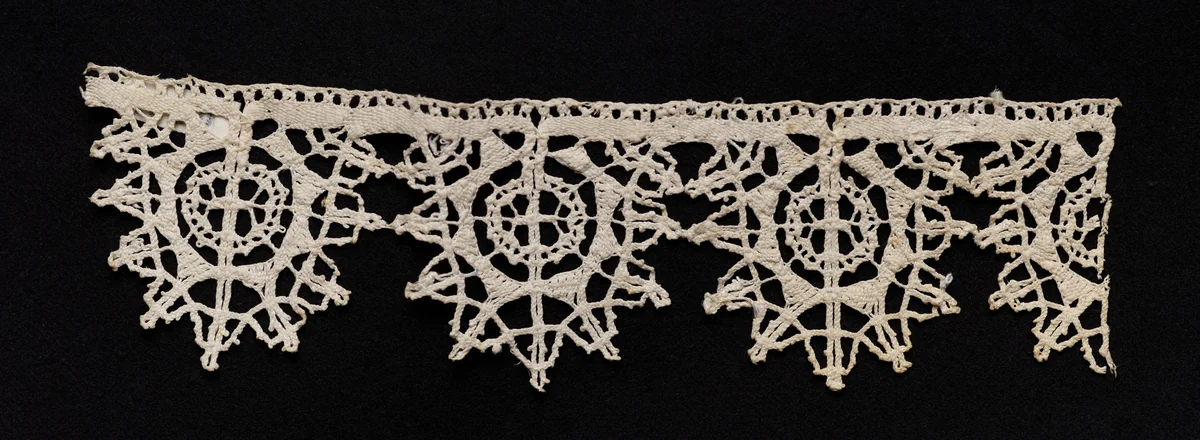 Bobbin Lace (Needlepoint Design) Edging of Points by Unknown, textile, 1550-1599