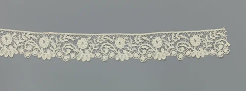 Strook kloskant met s-ranken by anonymous, other, 1875-1899